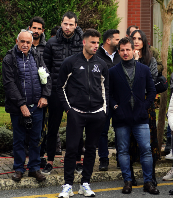 Ali Koç, yeni takım otobüsünün direksiyonuna geçti - Resim: 0