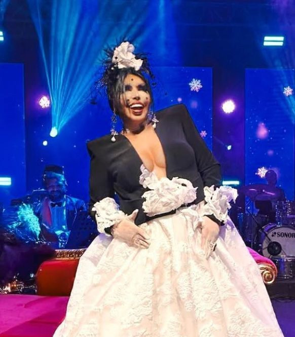 74 yaşındaki Bülent Ersoy'a 'Lolita' operasyonu! Hastane odasından paylaşım yaptı - Resim: 2