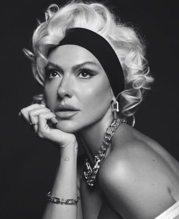 Hadise bu sefer Paris sokaklarını salladı! O hallerine bakanlar bir daha baktı - Resim: 1