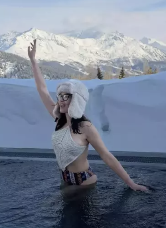 Pelin Akil'den şok hareket! Kış günü bakın ne yaptı... - Resim: 1