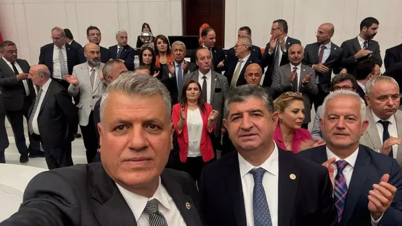 Zeytinliklerin madencilik faaliyetlerine açılmasını öngören kanun teklifi Meclis'te kabul edildi - Resim: 0