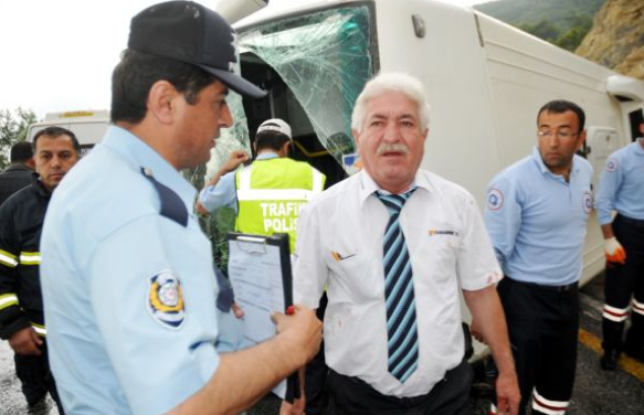 Feci kaza sonrası yolcular böyle tedavi edildi! - Resim: 1