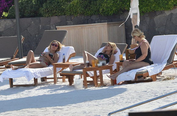 Işıl Reçber sezonu açtı tüm bakışları üzerinde topladı! - Resim: 4