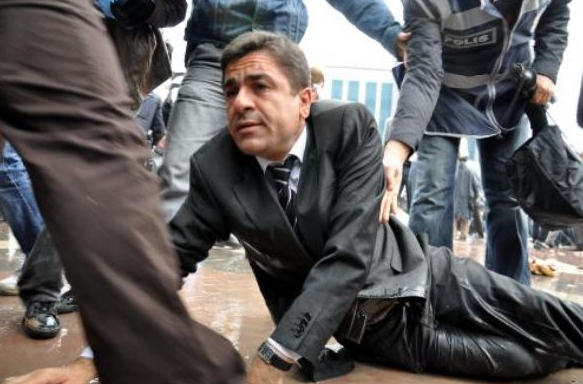 BDP'li Yıldız yerlerde sürüklendi - Resim: 3