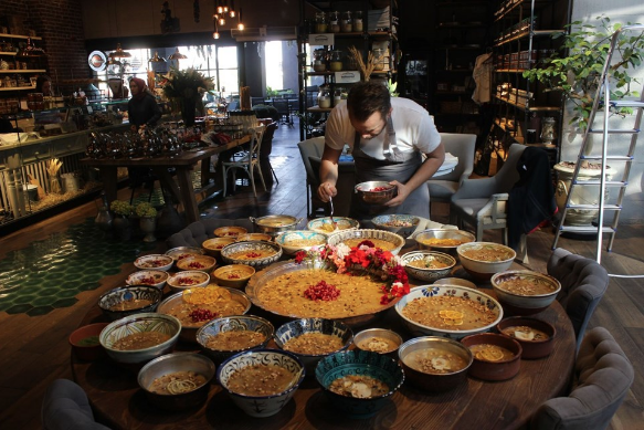 Böyle aşure servisi görülmedi! Değeri 20 bin dolar - Resim: 1