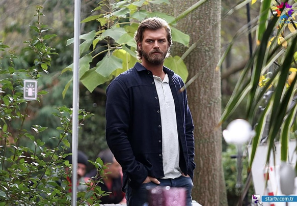 Bizim Hikaye'nin Filiz'i Hazal Kaya'dan büyük başarı! Kıvaç Tatlıtuğ solladı - Resim: 2