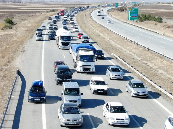 TEM'de 3 kilometrelik araç kuyruğu - Resim: 1