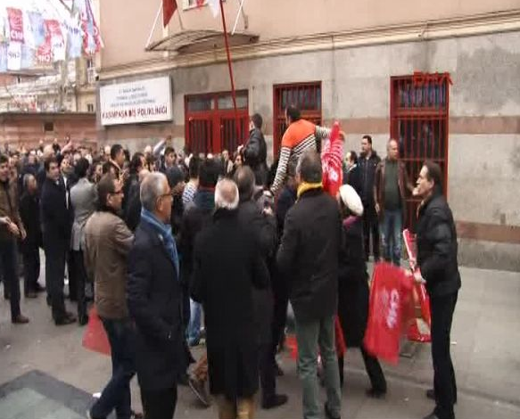 AK Partililerle CHP'liler arasında kavga - Resim: 1
