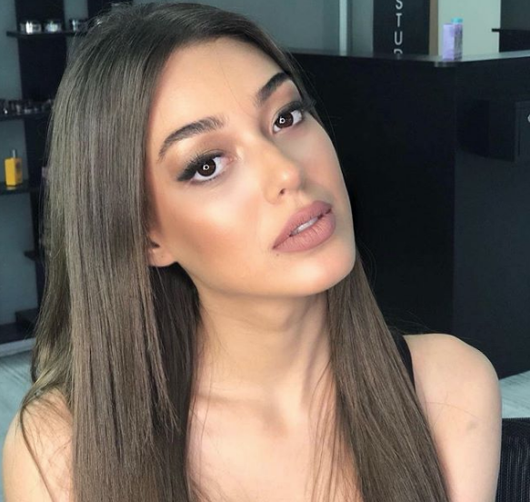 Show TV'yle devam kararı Dilan Çiçek Deniz bomba projeyle geri dönüyor - Resim: 1