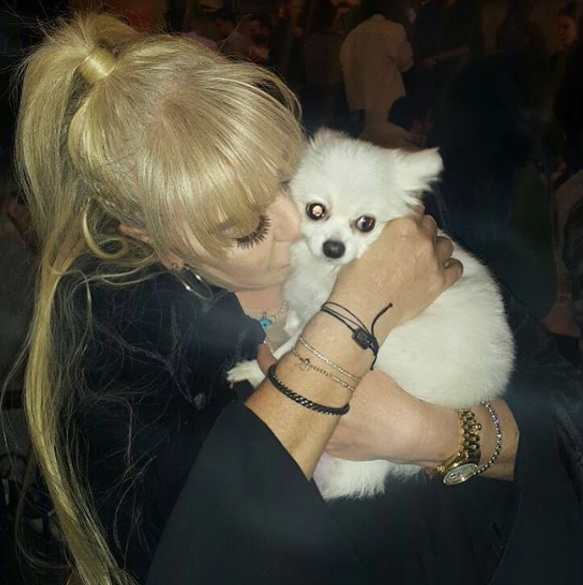 Zerrin Özer'i sözleri rezil etti 'Sahneye jartiyerle çıkmak istiyordu ne oldu' - Resim: 2