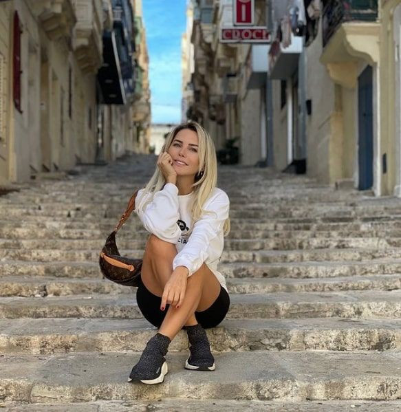 Ece Erken'in son hali görenleri şoke etti! Estetik kurbanı olduğu iddiası yayıldı - Resim: 1