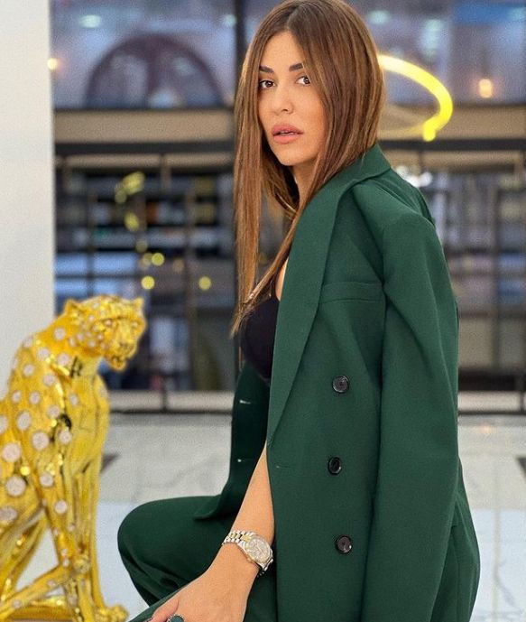 Şarkıcı Banu Parlak, tuvaletini yaparken video paylaştı, rezil oldu! Şok eden görüntüler kısa süre içinde yayıldı - Resim: 2