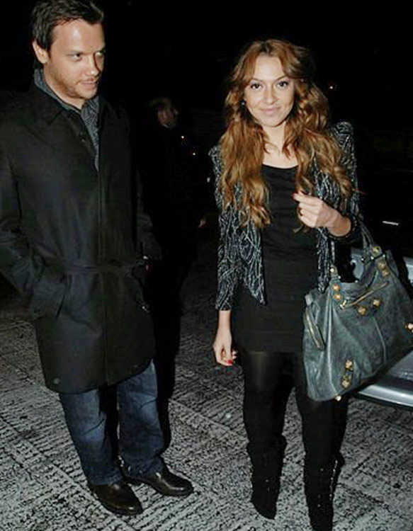 Eski sevgiliden Hadise'ye baldız göndermesi - Resim: 1