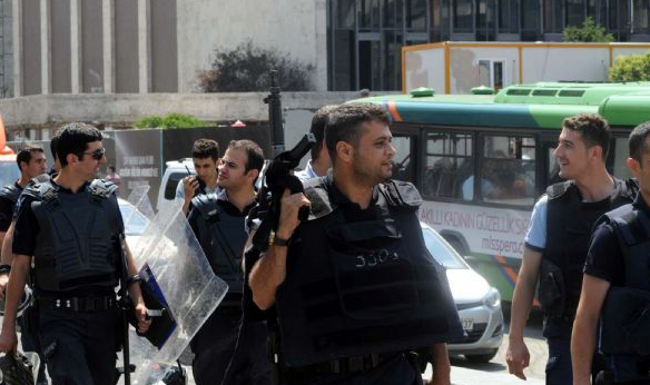 Taksim'de eylemcilerin yerini onlar aldı... - Resim: 1