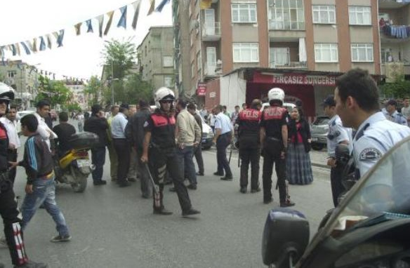 MHP BDP gerginliği sokağa taştı - Resim: 4