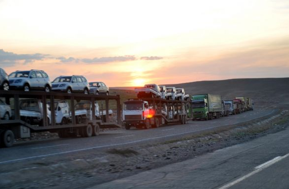 Habur'da 30 kilometre tır kuyruğu - Resim: 4