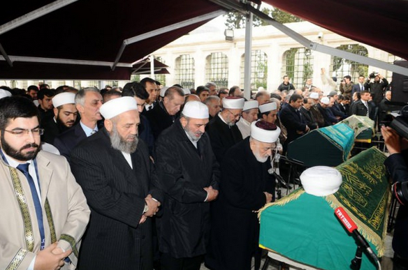 Erdoğan Prof. Osman Öztürk'ün cenazesine katıldı - Resim: 2