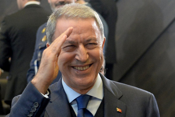 Milli Savunma bakanı Hulusi Akar NATO'ya kapak attı! Asker selamı çaktı - Resim: 0