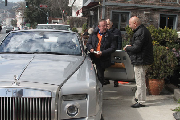 Ali Ağaoğlu bir tomar parayı cebine sığdıramadı! - Resim: 3