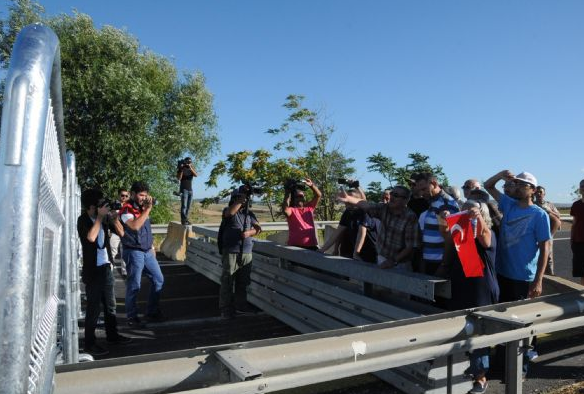 Silivri'ye çıkan otobanlar kapatıldı - Resim: 2