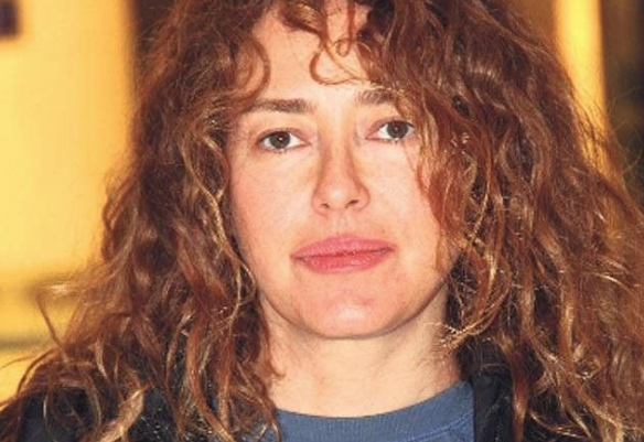 Yaprak Özdemiroğlu kimdir? Üvey kardeşi gündeme bomba gibi düştü - Resim: 1