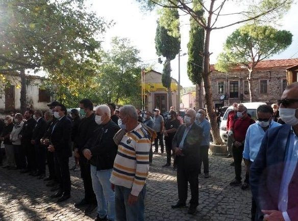 Yavuz Bingöl kardeşini kanserden kaybetti cenazede güçlükle ayakta kaldı - Resim: 4