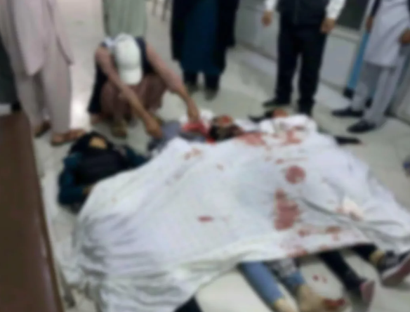 Okula bombalı saldırı! Onlarca ölü ve yaralı var Afganistan'dan dehşet verici görüntüler - Resim: 1