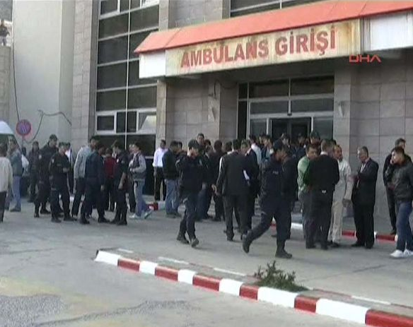 PKK Bitlis'i kana buladı! - Resim: 2