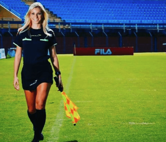 Çok konuşulacak! Brezilyalı kadın hakem Fernanda Colombo'ya öyle bir şiir yazdılar ki - Resim: 4