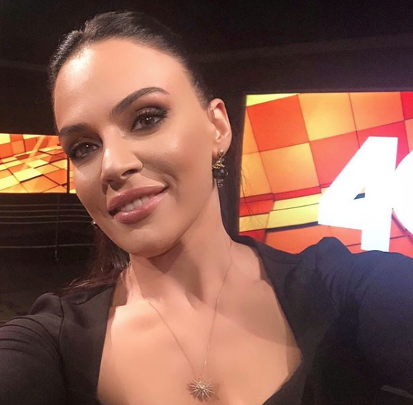 Cumhurbaşkanı Erdoğan'la uçakta pozunu paylaştı Buket Aydın'a gelen yorumlar şaşırttı - Resim: 3