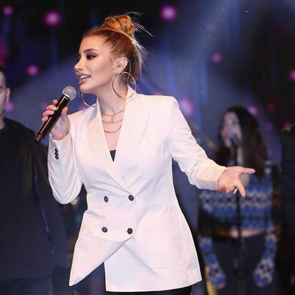 İrem Derici'den Coronavirüs önlemi geldi! Takipçilerini uyarmayı ihmal etmedi - Resim: 1