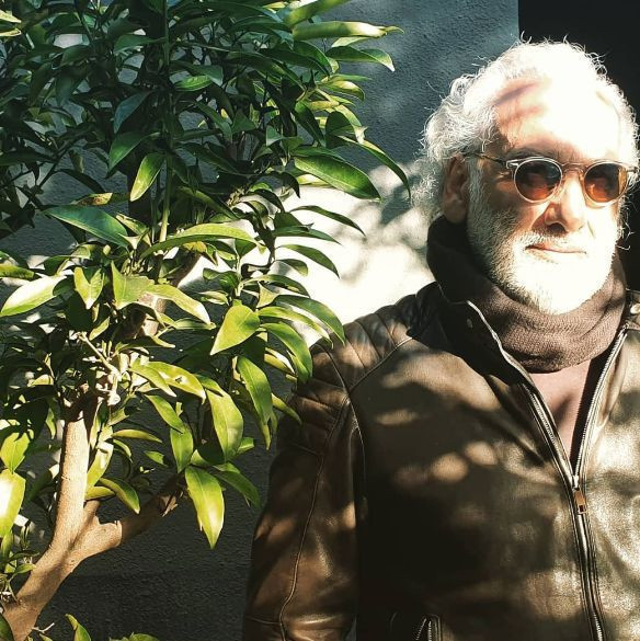 Yönetmen Sinan Çetin, Nişantaşı'nda genç güzelle feci şekilde yakalandı! Bakın kız kim çıktı - Resim: 1