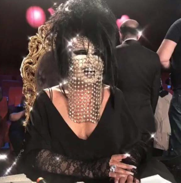 Damga vurdu! Bülent Ersoy programa böyle çıktı olay oldu - Resim: 2