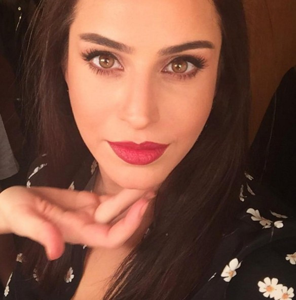 Büşra Pekin'in bu hali şoke etti! Makyajsız çıkma... - Resim: 3