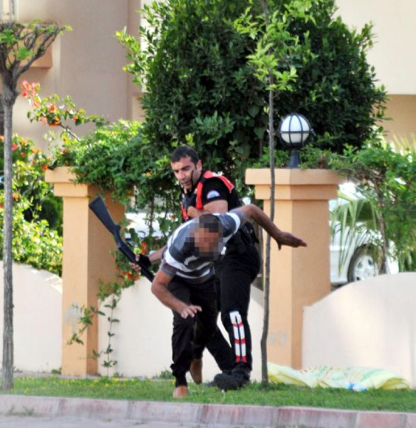 Sokak ortasında tüfekli dehşet... - Resim: 2