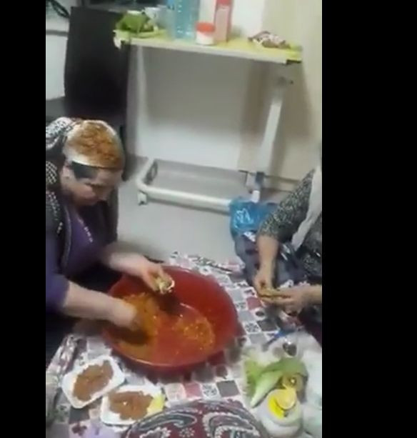 Hasta can refakatçiler çiğ köfte derdinde - Resim: 1