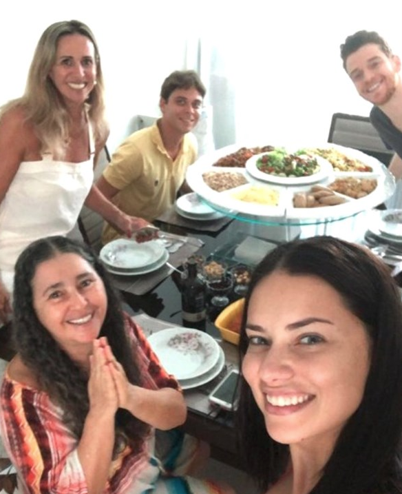 Metin Hara, Adriana Lima'nın yatak pozunu paylaştı ortalık yıkıldı - Resim: 3