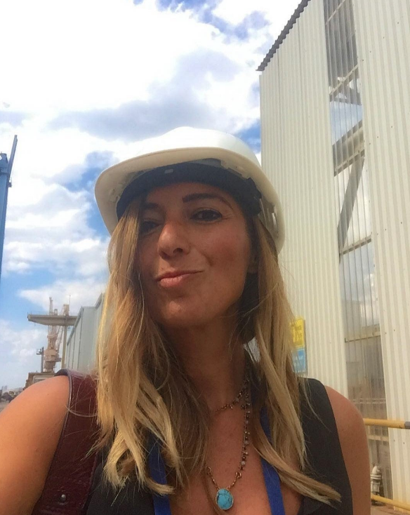 Havalimanında görevliye hakaret eden kadın kim? Funda Esenç'in gerçek hali - Resim: 3