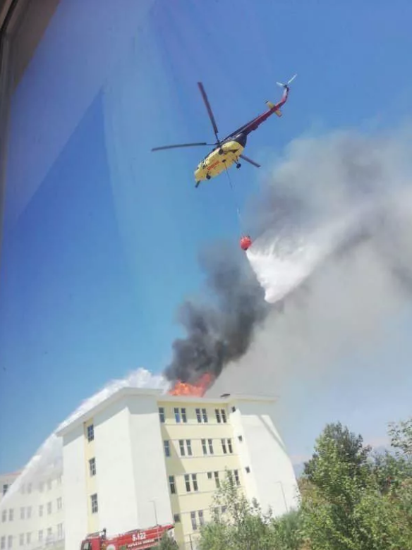 Antalya'da öğrenci yurdunda yangın - Resim: 0