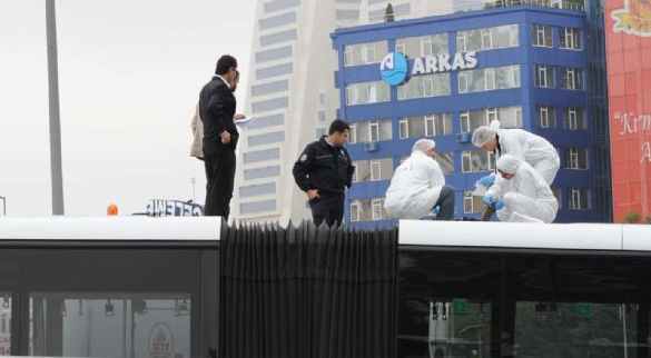 Metrobüs'ün üzerinde ceset bulundu... - Resim: 1
