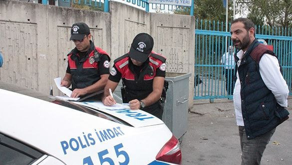 Araçta sigara cezası yiyeceğini anlayan sürücü gündeme oturdu - Resim: 3