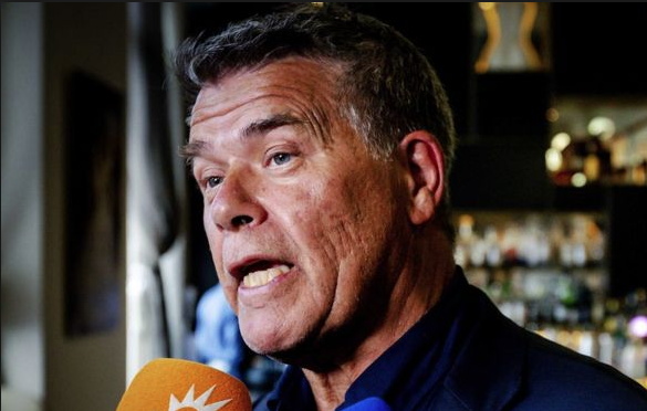 Daha fazla kızla tanışmak için yaşını küçültmek isteyen adama büyük şok - Resim: 2