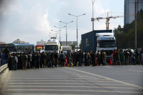 Anguslara kızdılar, E-5'i kapattılar! - Resim: 3