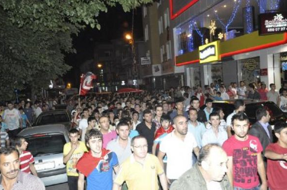 İstanbul teröre lanet yağdırdı! - Resim: 3