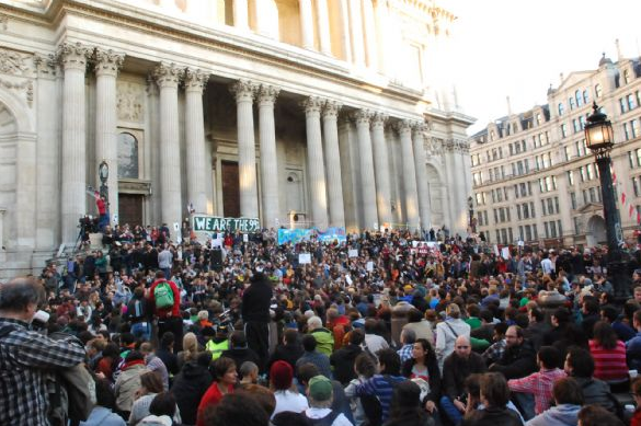 İngiliz polisi PKK çadırını bastı! - Resim: 2