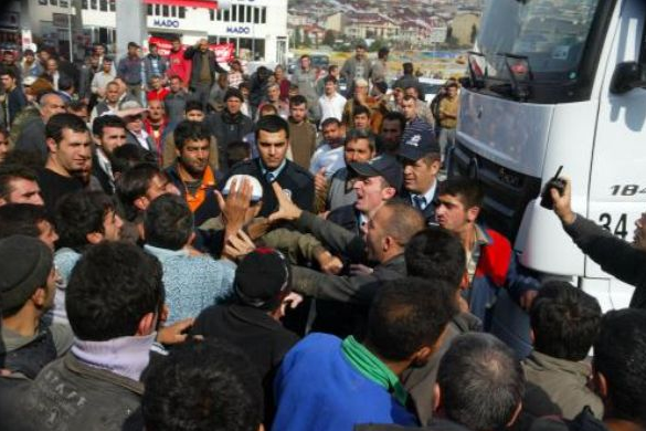 Anguslara kızdılar, E-5'i kapattılar! - Resim: 4