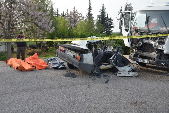 Araba kağıt gibi oldu - Resim: 2