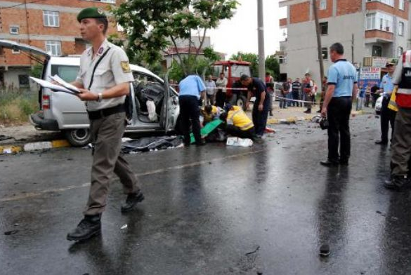 Kaza sokakları savaş alanına çevirdi - Resim: 3