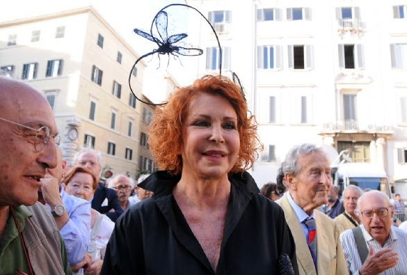 Hepimiz fahişeyiz eylemi... - Resim: 2