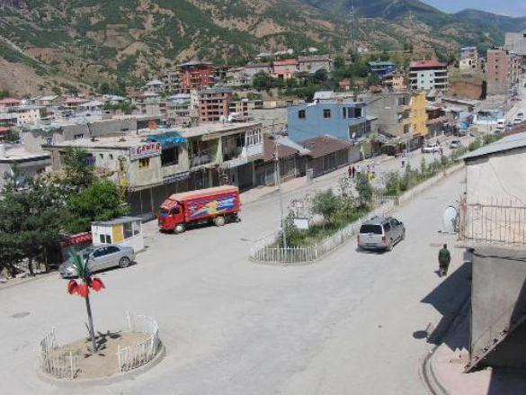 Şemdinli hayalet kente döndü - Resim: 2